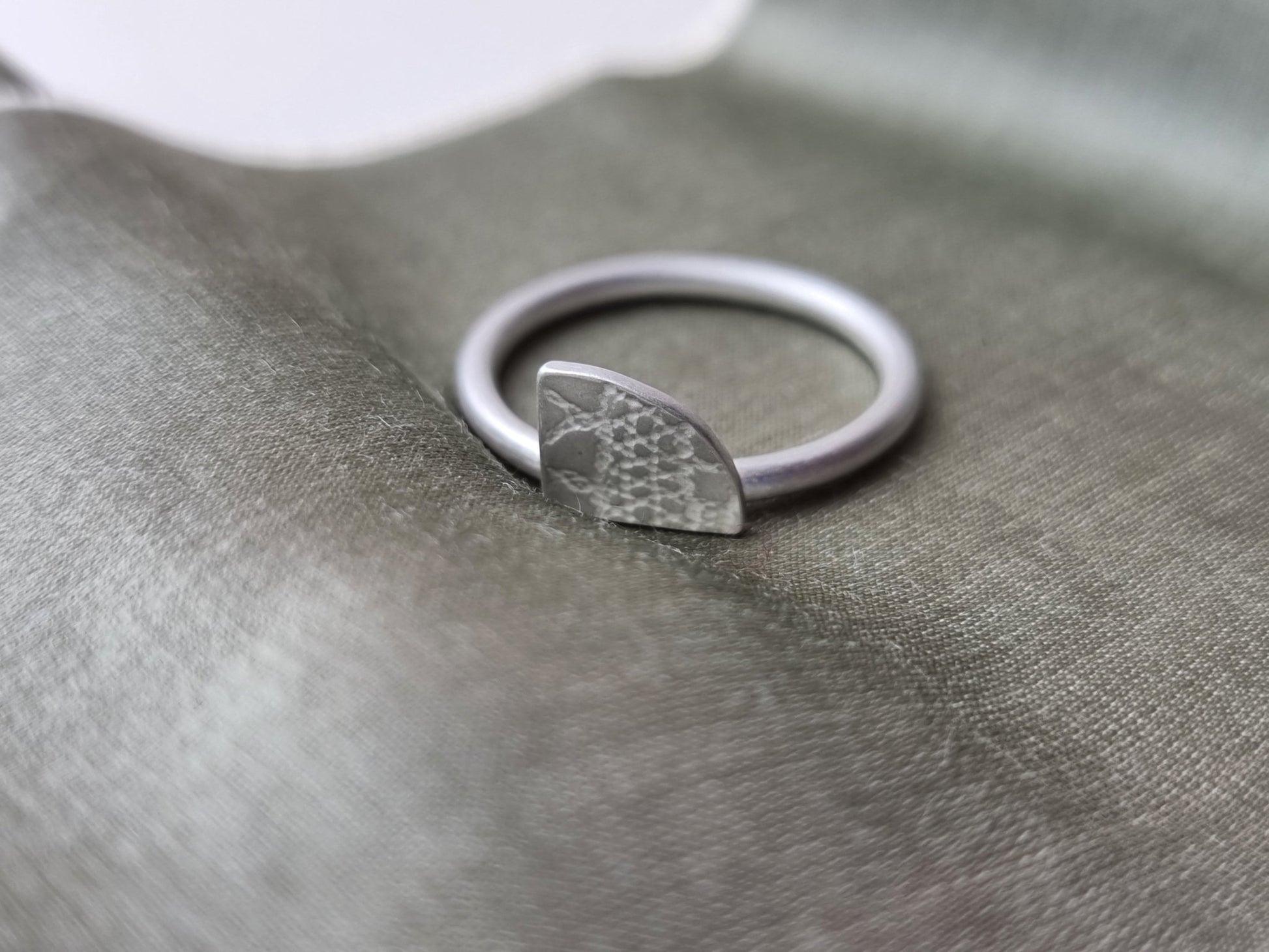 Frosted lace ring - The Studio at Wirksworth